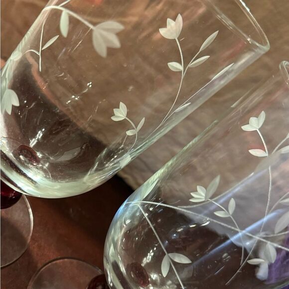 Elegant Glass Goblets with Red Stems - Picture 4 of 4